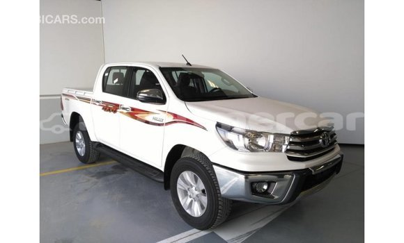 Acheter Import Voiture Toyota Hilux Blanc à Import - Dubai, Kampot Province Acheter Import Voiture Toyota Hilux Blanc à Import - Dubai, Kampot Province