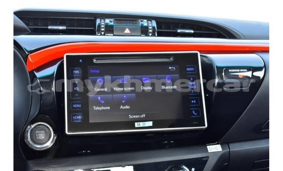 Acheter Import Voiture Toyota Hilux Noir à Import - Dubai, Kampot Province Acheter Import Voiture Toyota Hilux Noir à Import - Dubai, Kampot Province