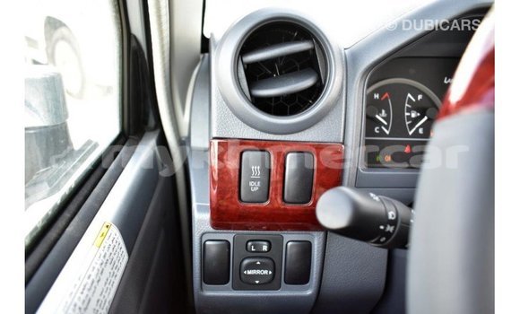 Acheter Import Voiture Toyota Land Cruiser Autre à Import - Dubai, Kampot Province Acheter Import Voiture Toyota Land Cruiser Autre à Import - Dubai, Kampot Province