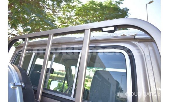 Acheter Import Voiture Toyota Land Cruiser Autre à Import - Dubai, Kampot Province Acheter Import Voiture Toyota Land Cruiser Autre à Import - Dubai, Kampot Province