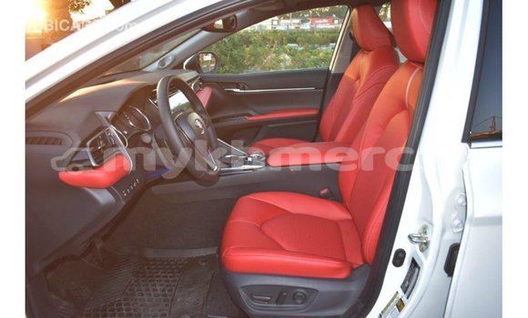 Acheter Import Voiture Toyota Camry Blanc à Import - Dubai, Kampot Province Acheter Import Voiture Toyota Camry Blanc à Import - Dubai, Kampot Province