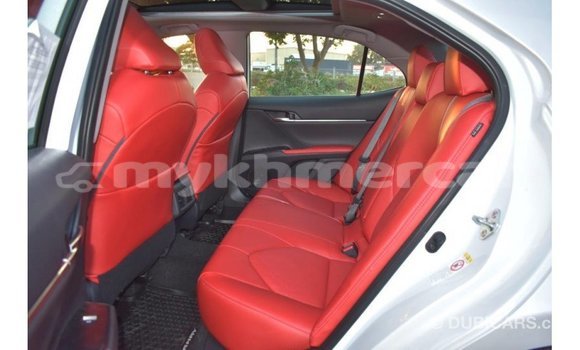 Acheter Import Voiture Toyota Camry Blanc à Import - Dubai, Kampot Province Acheter Import Voiture Toyota Camry Blanc à Import - Dubai, Kampot Province