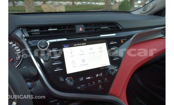 Acheter Import Voiture Toyota Camry Blanc à Import - Dubai, Kampot Province Acheter Import Voiture Toyota Camry Blanc à Import - Dubai, Kampot Province