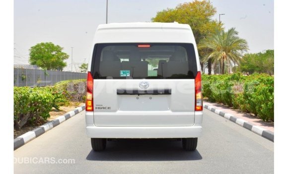 Acheter Import Voiture Toyota Hiace Blanc à Import - Dubai, Kampot Province Acheter Import Voiture Toyota Hiace Blanc à Import - Dubai, Kampot Province