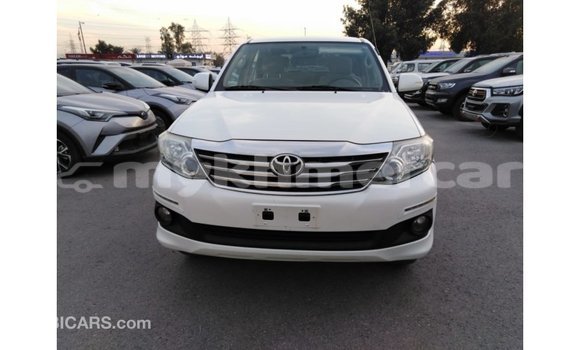 Acheter Import Voiture Toyota Fortuner Blanc à Import - Dubai, Kampot Province Acheter Import Voiture Toyota Fortuner Blanc à Import - Dubai, Kampot Province