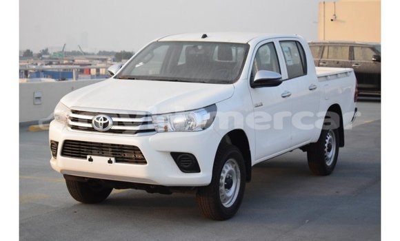 Acheter Import Voiture Toyota Hilux Blanc à Import - Dubai, Kampot Province Acheter Import Voiture Toyota Hilux Blanc à Import - Dubai, Kampot Province
