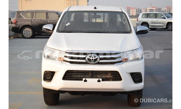 Acheter Import Voiture Toyota Hilux Blanc à Import - Dubai, Kampot Province Acheter Import Voiture Toyota Hilux Blanc à Import - Dubai, Kampot Province