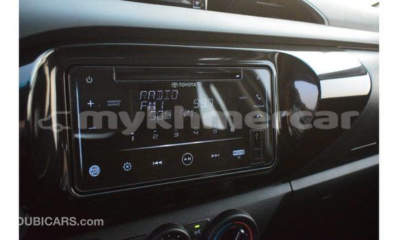 Acheter Import Voiture Toyota Hilux Blanc à Import - Dubai, Kampot Province Acheter Import Voiture Toyota Hilux Blanc à Import - Dubai, Kampot Province