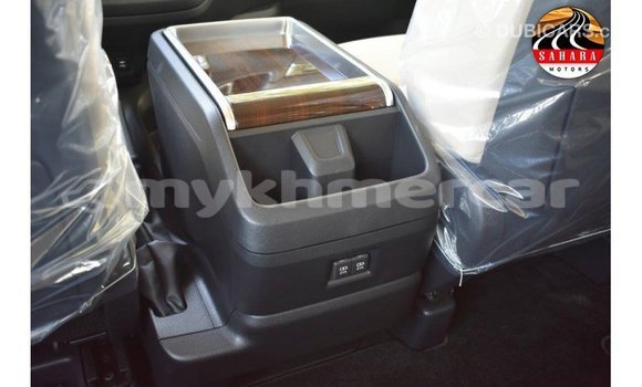 Acheter Import Voiture Toyota Granvia Blanc à Import - Dubai, Kampot Province Acheter Import Voiture Toyota Granvia Blanc à Import - Dubai, Kampot Province