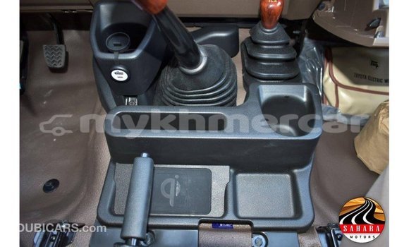 Acheter Import Voiture Toyota Land Cruiser Autre à Import - Dubai, Kampot Province Acheter Import Voiture Toyota Land Cruiser Autre à Import - Dubai, Kampot Province