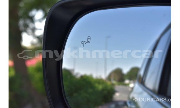 Acheter Import Voiture Toyota Land Cruiser Blanc à Import - Dubai, Kampot Province Acheter Import Voiture Toyota Land Cruiser Blanc à Import - Dubai, Kampot Province