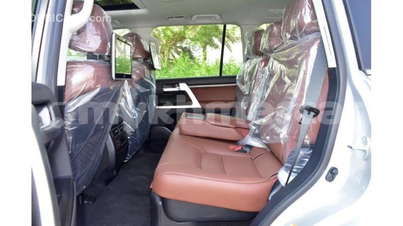 Big with watermark toyota land cruiser kampot province import dubai 2569