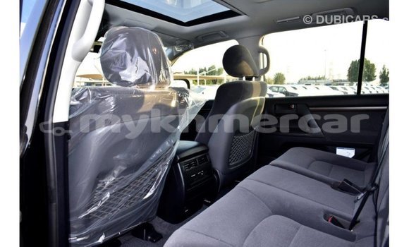 Acheter Import Voiture Toyota Land Cruiser Noir à Import - Dubai, Kampot Province Acheter Import Voiture Toyota Land Cruiser Noir à Import - Dubai, Kampot Province