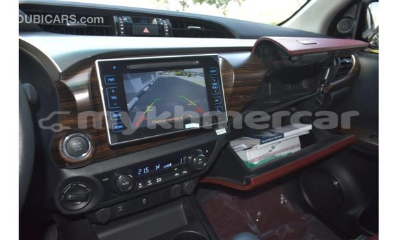 Acheter Import Voiture Toyota Hilux Noir à Import - Dubai, Kampot Province Acheter Import Voiture Toyota Hilux Noir à Import - Dubai, Kampot Province