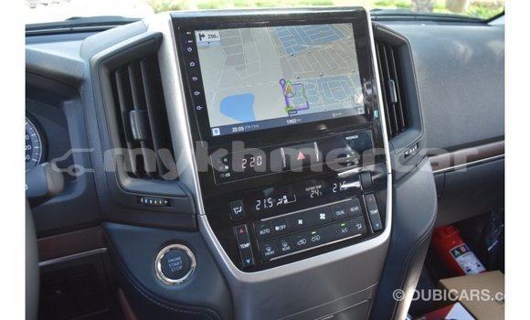 Acheter Import Voiture Toyota Land Cruiser Blanc à Import - Dubai, Kampot Province Acheter Import Voiture Toyota Land Cruiser Blanc à Import - Dubai, Kampot Province