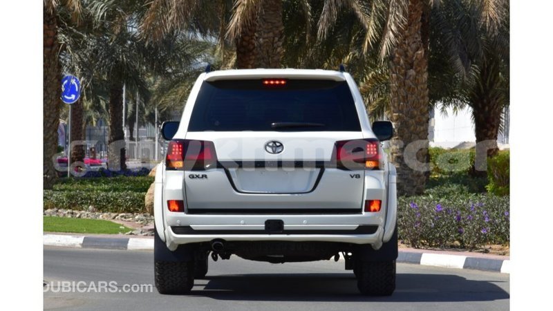 Big with watermark toyota land cruiser kampot province import dubai 2574