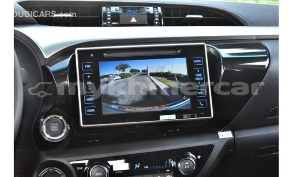 Acheter Import Voiture Toyota Hilux Blanc à Import - Dubai, Kampot Province Acheter Import Voiture Toyota Hilux Blanc à Import - Dubai, Kampot Province