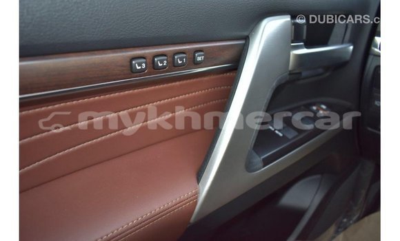 Acheter Import Voiture Toyota Land Cruiser Noir à Import - Dubai, Kampot Province Acheter Import Voiture Toyota Land Cruiser Noir à Import - Dubai, Kampot Province