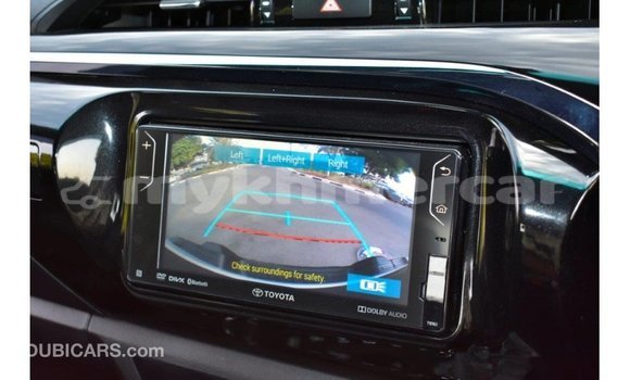 Acheter Import Voiture Toyota Hilux Blanc à Import - Dubai, Kampot Province Acheter Import Voiture Toyota Hilux Blanc à Import - Dubai, Kampot Province