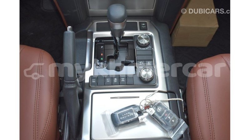 Big with watermark toyota land cruiser kampot province import dubai 2584