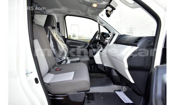 Acheter Import Voiture Toyota Hiace Blanc à Import - Dubai, Kampot Province Acheter Import Voiture Toyota Hiace Blanc à Import - Dubai, Kampot Province