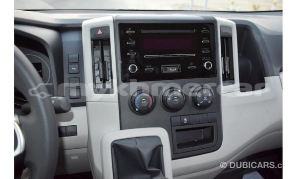 Acheter Import Voiture Toyota Hiace Blanc à Import - Dubai, Kampot Province Acheter Import Voiture Toyota Hiace Blanc à Import - Dubai, Kampot Province