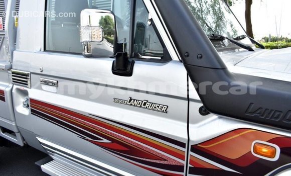 Acheter Import Voiture Toyota Land Cruiser Autre à Import - Dubai, Kampot Province Acheter Import Voiture Toyota Land Cruiser Autre à Import - Dubai, Kampot Province