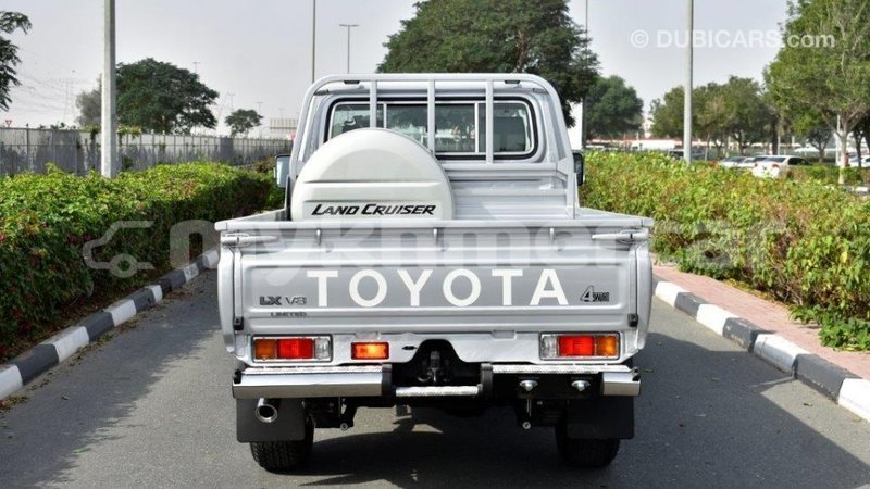Big with watermark toyota land cruiser kampot province import dubai 2587