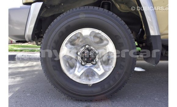 Acheter Import Voiture Toyota Land Cruiser Beige à Import - Dubai, Kampot Province Acheter Import Voiture Toyota Land Cruiser Beige à Import - Dubai, Kampot Province