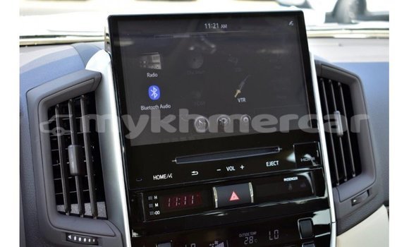 Acheter Import Voiture Toyota Land Cruiser Blanc à Import - Dubai, Kampot Province Acheter Import Voiture Toyota Land Cruiser Blanc à Import - Dubai, Kampot Province