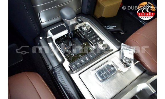 Acheter Import Voiture Toyota Land Cruiser Noir à Import - Dubai, Kampot Province Acheter Import Voiture Toyota Land Cruiser Noir à Import - Dubai, Kampot Province