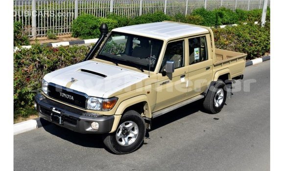 Acheter Import Voiture Toyota Land Cruiser Beige à Import - Dubai, Kampot Province Acheter Import Voiture Toyota Land Cruiser Beige à Import - Dubai, Kampot Province