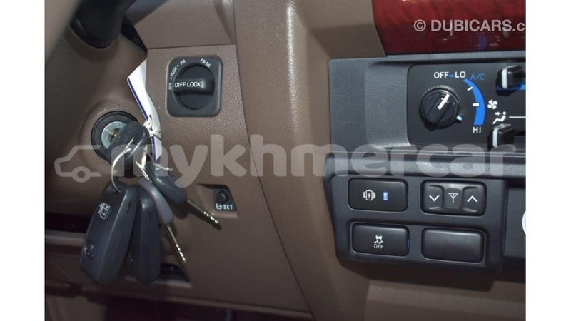 Big with watermark toyota land cruiser kampot province import dubai 2594