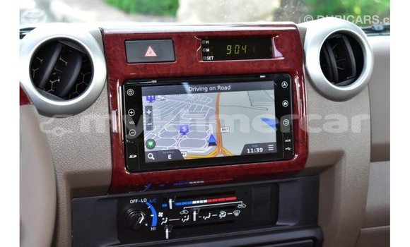 Acheter Import Voiture Toyota Land Cruiser Beige à Import - Dubai, Kampot Province Acheter Import Voiture Toyota Land Cruiser Beige à Import - Dubai, Kampot Province