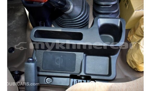 Acheter Import Voiture Toyota Land Cruiser Beige à Import - Dubai, Kampot Province Acheter Import Voiture Toyota Land Cruiser Beige à Import - Dubai, Kampot Province