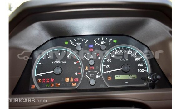 Acheter Import Voiture Toyota Land Cruiser Beige à Import - Dubai, Kampot Province Acheter Import Voiture Toyota Land Cruiser Beige à Import - Dubai, Kampot Province