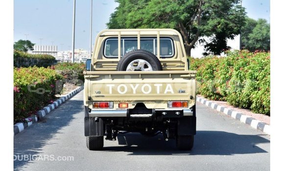 Acheter Import Voiture Toyota Land Cruiser Beige à Import - Dubai, Kampot Province Acheter Import Voiture Toyota Land Cruiser Beige à Import - Dubai, Kampot Province