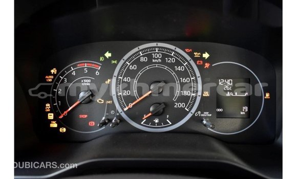 Acheter Import Voiture Toyota Hiace Blanc à Import - Dubai, Kampot Province Acheter Import Voiture Toyota Hiace Blanc à Import - Dubai, Kampot Province