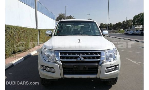 Acheter Import Voiture Mitsubishi Pajero Blanc à Import - Dubai, Kampot Province Acheter Import Voiture Mitsubishi Pajero Blanc à Import - Dubai, Kampot Province