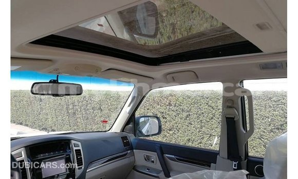 Acheter Import Voiture Mitsubishi Pajero Blanc à Import - Dubai, Kampot Province Acheter Import Voiture Mitsubishi Pajero Blanc à Import - Dubai, Kampot Province