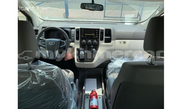 Buy Import Toyota Hiace White Car in Import - Dubai in Kampot Province Buy Import Toyota Hiace White Car in Import - Dubai in Kampot Province