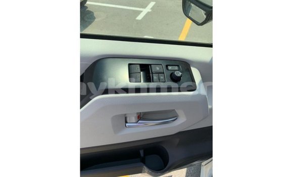 Buy Import Toyota Hiace White Car in Import - Dubai in Kampot Province Buy Import Toyota Hiace White Car in Import - Dubai in Kampot Province