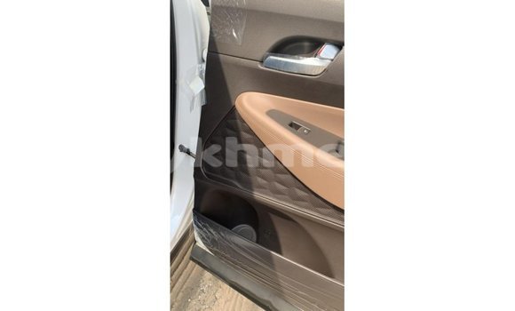 Buy Import Hyundai Santa Fe White Car in Import - Dubai in Kampot Province Buy Import Hyundai Santa Fe White Car in Import - Dubai in Kampot Province