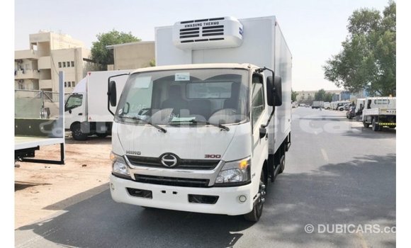 Acheter Import Utilitaire Hino 300 Series Blanc à Import - Dubai, Kampot Province Acheter Import Utilitaire Hino 300 Series Blanc à Import - Dubai, Kampot Province