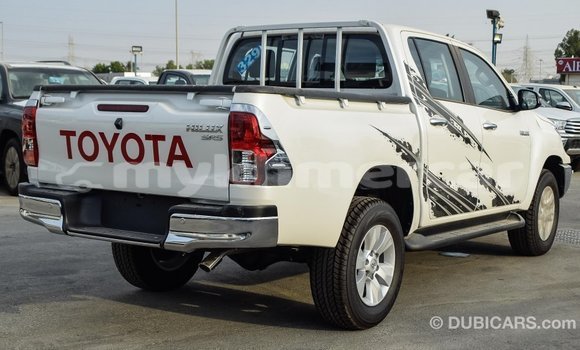 Acheter Import Voiture Toyota Hilux Blanc à Import - Dubai, Kampot Province Acheter Import Voiture Toyota Hilux Blanc à Import - Dubai, Kampot Province
