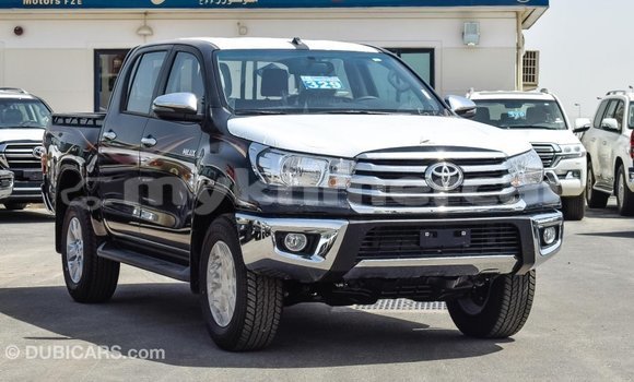 Acheter Import Voiture Toyota Hilux Noir à Import - Dubai, Kampot Province Acheter Import Voiture Toyota Hilux Noir à Import - Dubai, Kampot Province