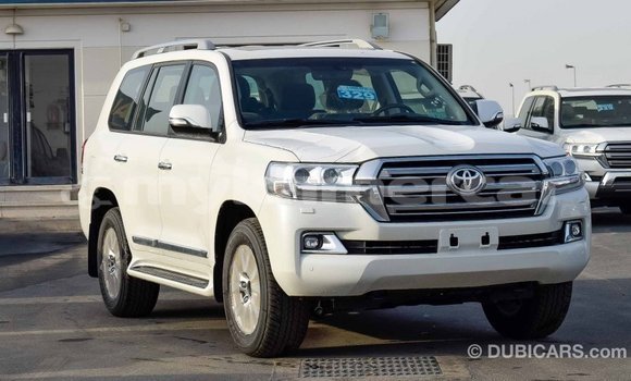 Acheter Import Voiture Toyota Land Cruiser Blanc à Import - Dubai, Kampot Province Acheter Import Voiture Toyota Land Cruiser Blanc à Import - Dubai, Kampot Province