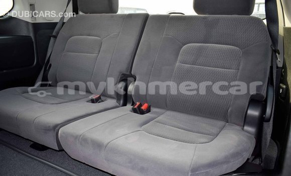 Acheter Import Voiture Toyota Land Cruiser Blanc à Import - Dubai, Kampot Province Acheter Import Voiture Toyota Land Cruiser Blanc à Import - Dubai, Kampot Province