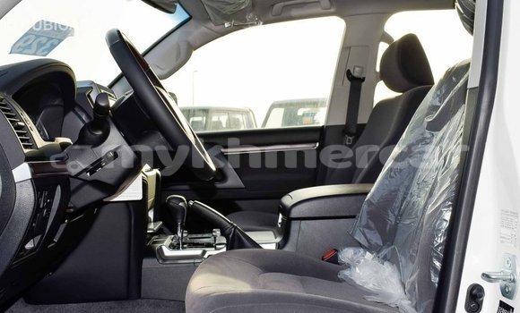 Acheter Import Voiture Toyota Land Cruiser Blanc à Import - Dubai, Kampot Province Acheter Import Voiture Toyota Land Cruiser Blanc à Import - Dubai, Kampot Province