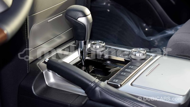 Big with watermark toyota land cruiser kampot province import dubai 2647